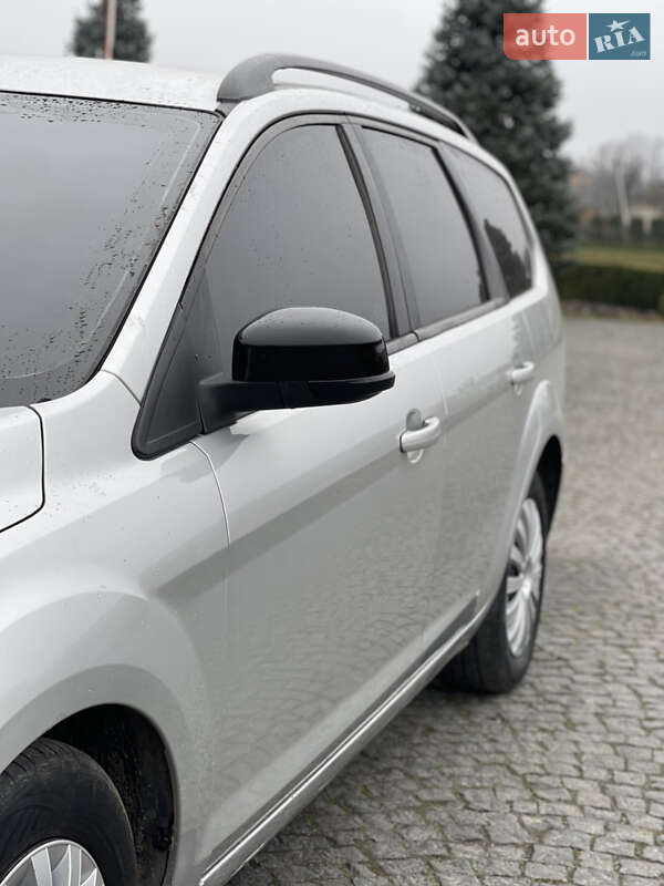 Универсал Ford Focus 2008 в Жовкве