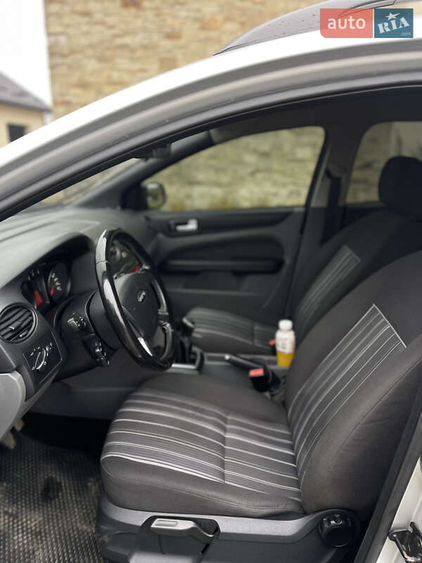 Универсал Ford Focus 2008 в Жовкве