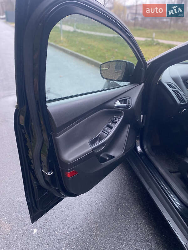 Седан Ford Focus 2015 в Чернигове