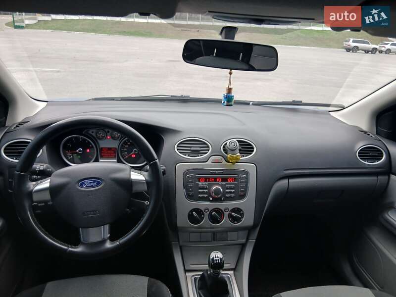 Хетчбек Ford Focus 2010 в Обухові