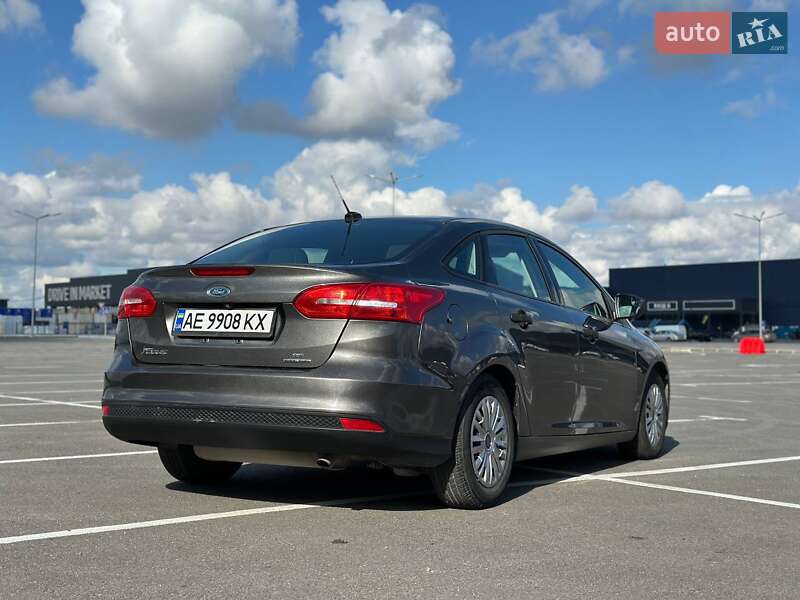 Седан Ford Focus 2015 в Днепре