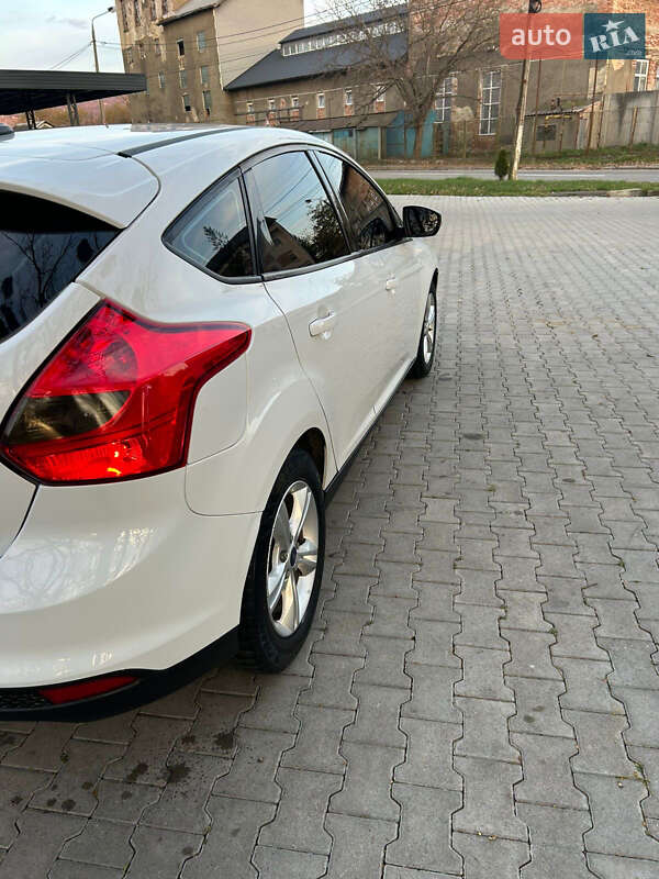 Хэтчбек Ford Focus 2014 в Черновцах