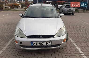Універсал Ford Focus 2000 в Золочеві