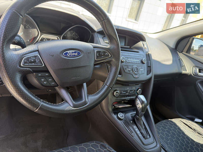 Седан Ford Focus 2016 в Киеве