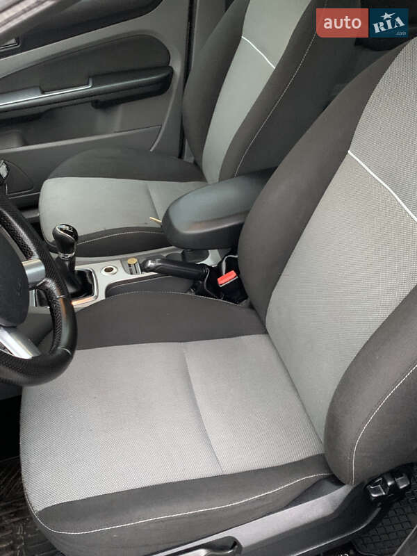 Універсал Ford Focus 2010 в Кременці