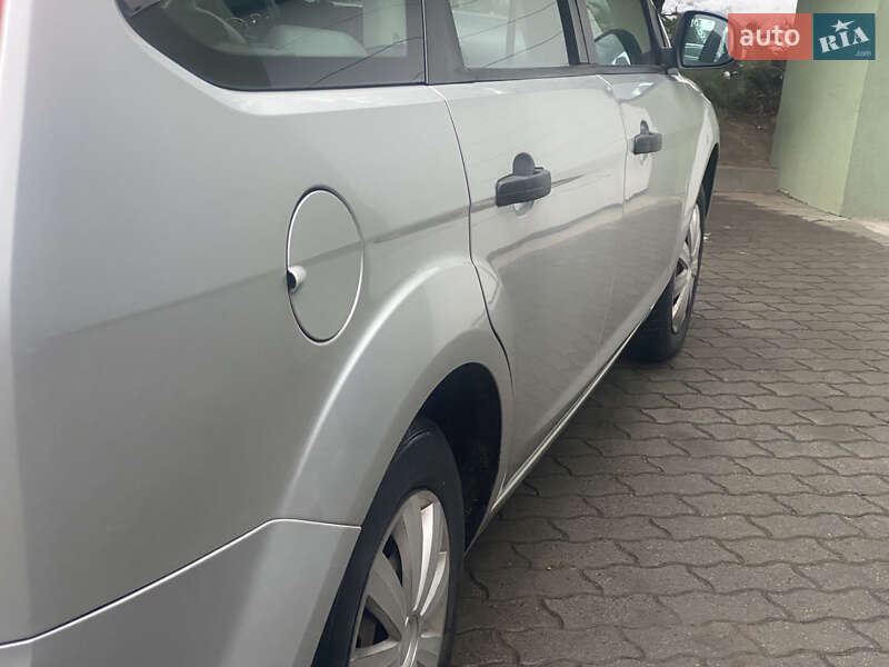 Универсал Ford Focus 2008 в Мостиске