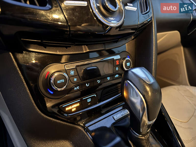 Хетчбек Ford Focus 2012 в Южному фото 18 Хетчбек Ford Focus 2012 в Южному