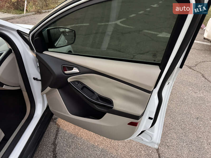 Хетчбек Ford Focus 2012 в Южному фото 25 Хетчбек Ford Focus 2012 в Южному