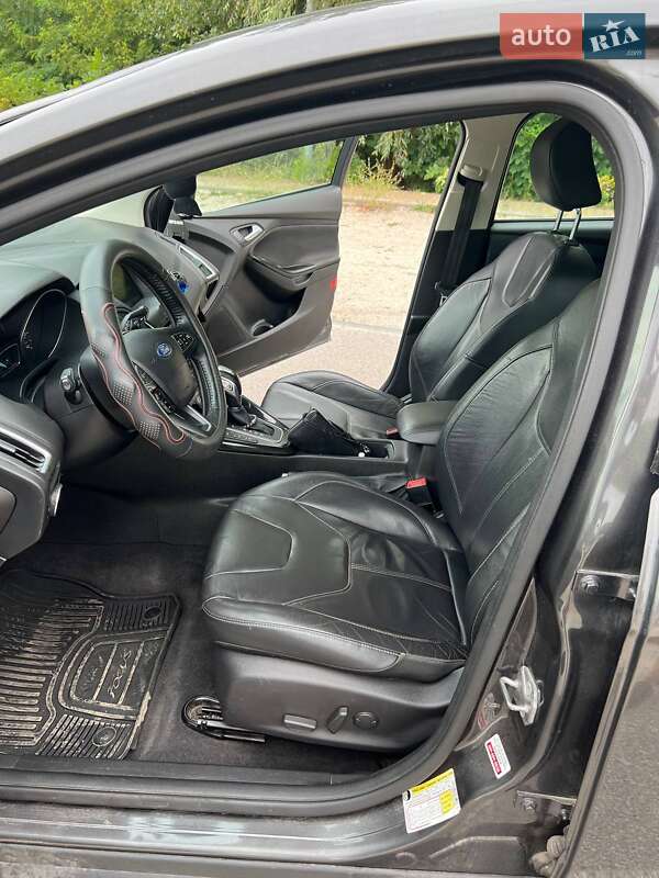 Хэтчбек Ford Focus 2015 в Днепре