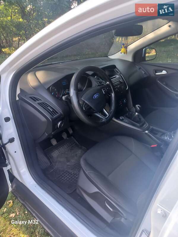 Універсал Ford Focus 2015 в Лебедині