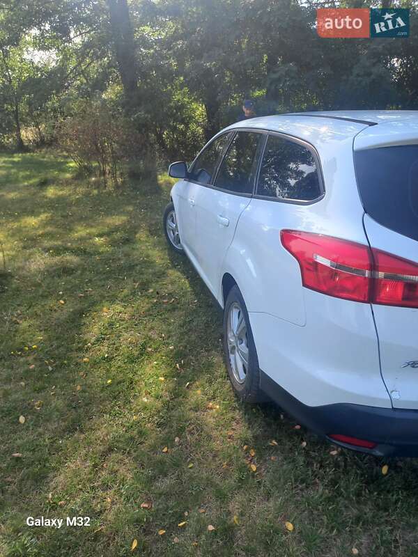 Універсал Ford Focus 2015 в Лебедині