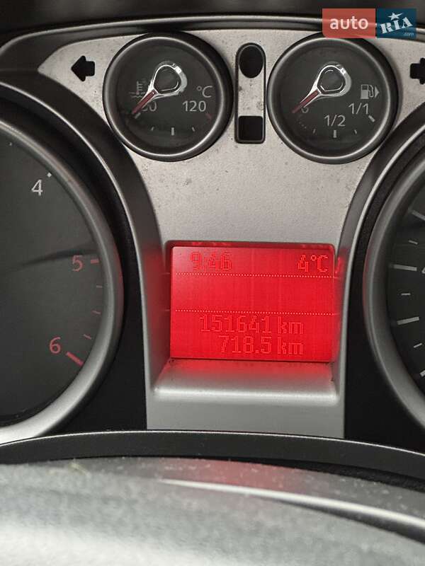 Хетчбек Ford Focus 2011 в Києві фото 5 Хетчбек Ford Focus 2011 в Києві