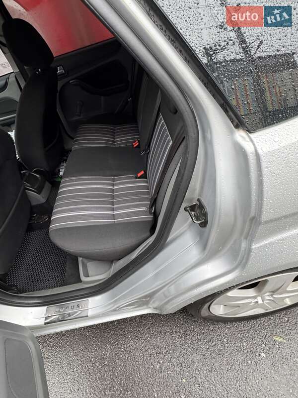 Хетчбек Ford Focus 2011 в Києві фото 7 Хетчбек Ford Focus 2011 в Києві