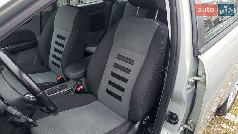 Универсал Ford Focus 2010 в Луцке