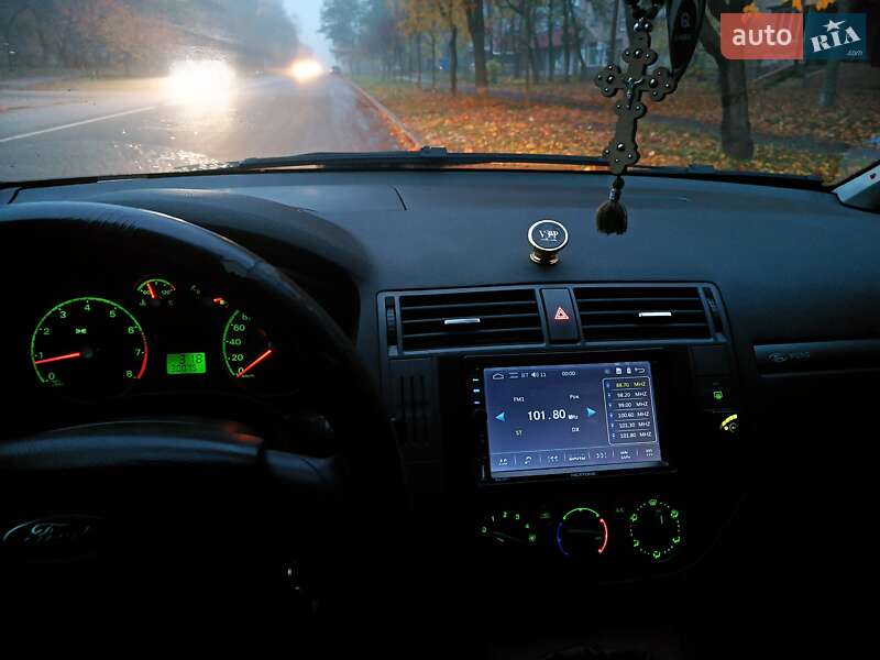 Хэтчбек Ford Focus 2005 в Чернигове