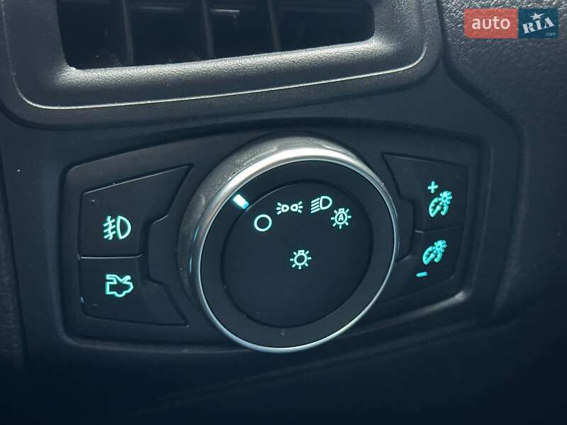 Хэтчбек Ford Focus 2015 в Киеве
