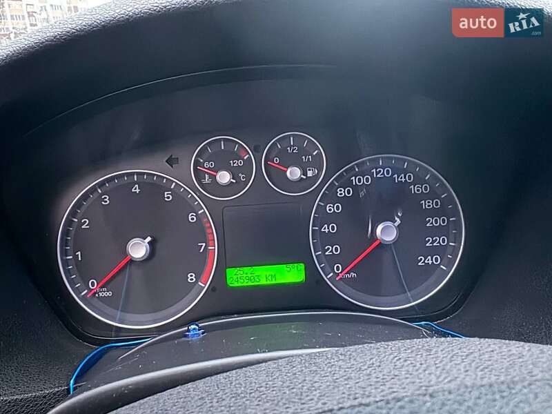 Хэтчбек Ford Focus 2006 в Вишневом фото 17 Хэтчбек Ford Focus 2006 в Вишневом