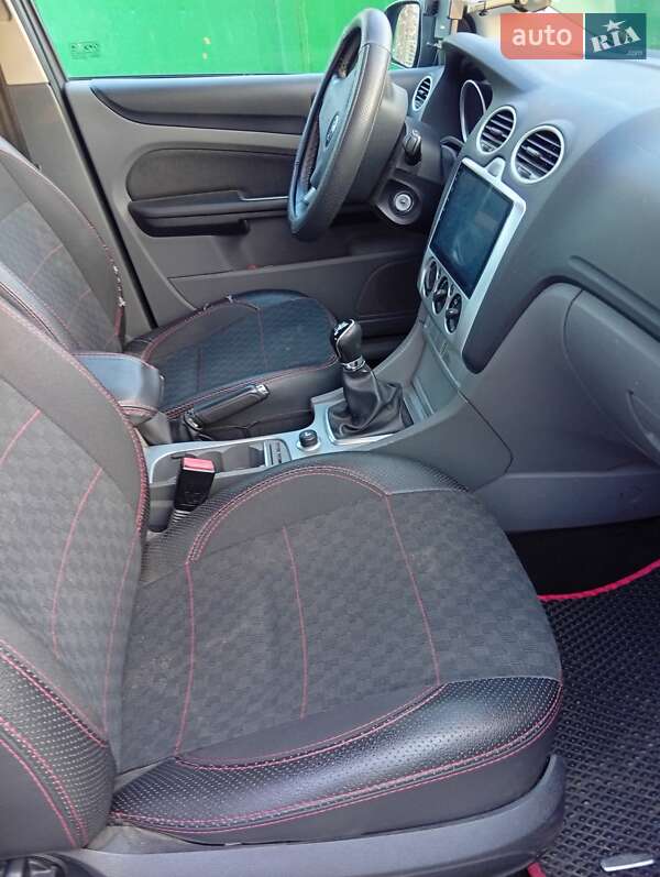 Хетчбек Ford Focus 2011 в Дніпрі
