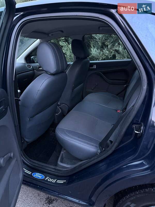 Хэтчбек Ford Focus 2006 в Киеве