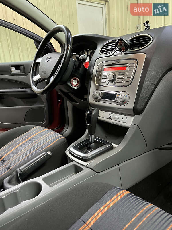 Хэтчбек Ford Focus 2008 в Киеве