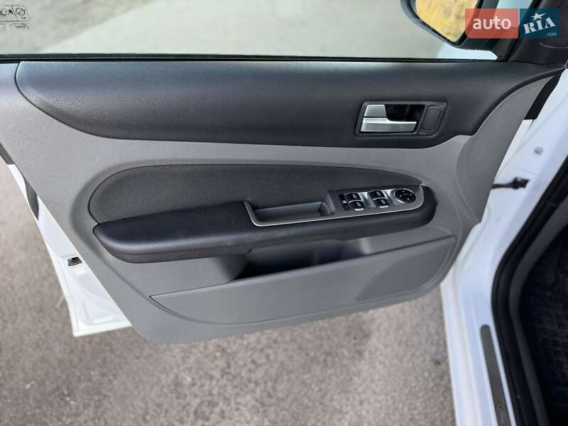 Універсал Ford Focus 2010 в Дніпрі фото 15 Універсал Ford Focus 2010 в Дніпрі