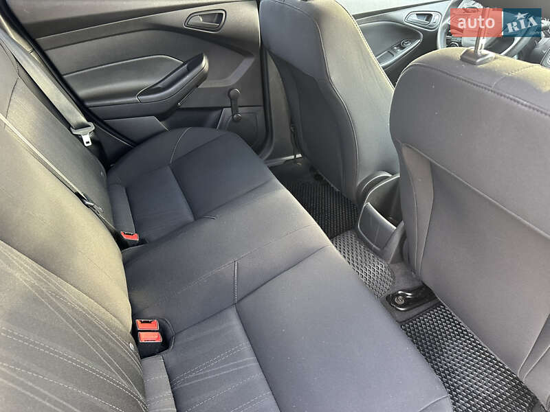 Седан Ford Focus 2016 в Дніпрі