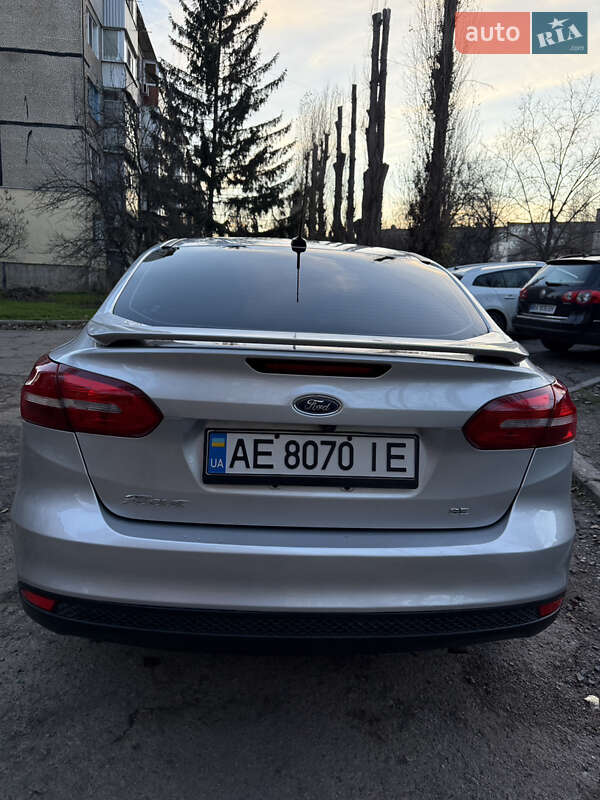 Седан Ford Focus 2015 в Кривом Роге