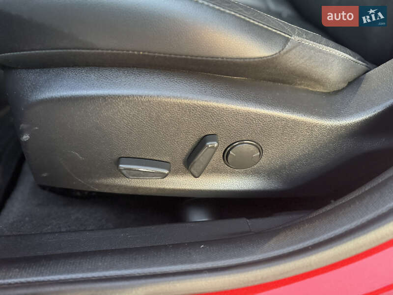 Хэтчбек Ford Focus 2015 в Днепре