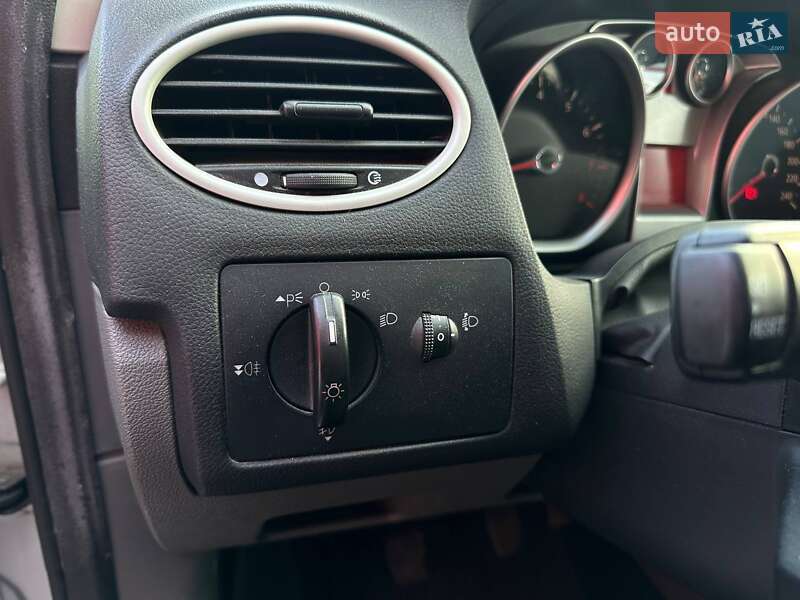Хэтчбек Ford Focus 2011 в Киеве фото 17 Хэтчбек Ford Focus 2011 в Киеве