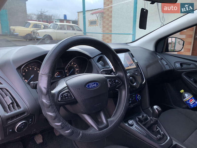 Седан Ford Focus 2015 в Вознесенську фото 17 Седан Ford Focus 2015 в Вознесенську
