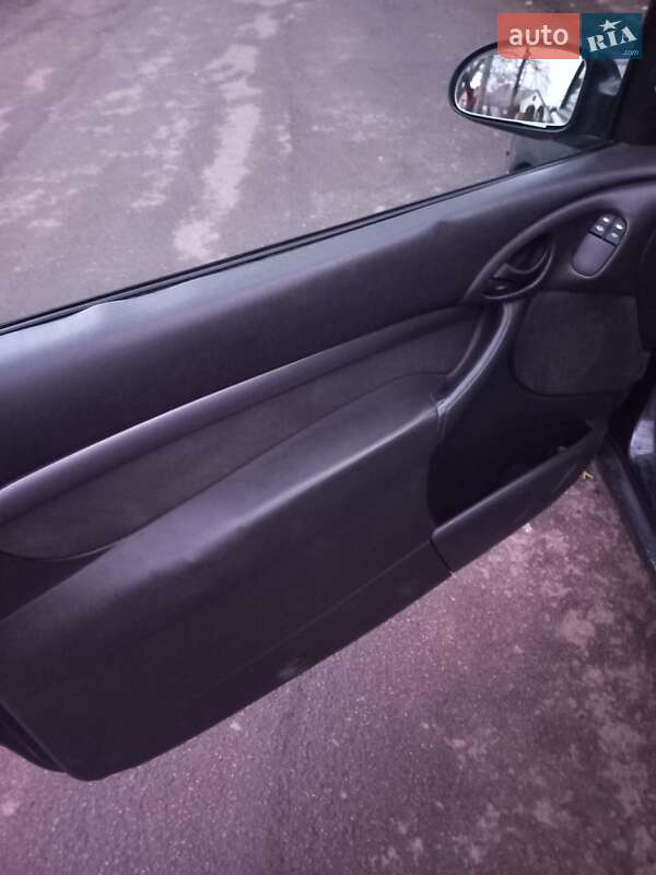Хэтчбек Ford Focus 2003 в Горохове