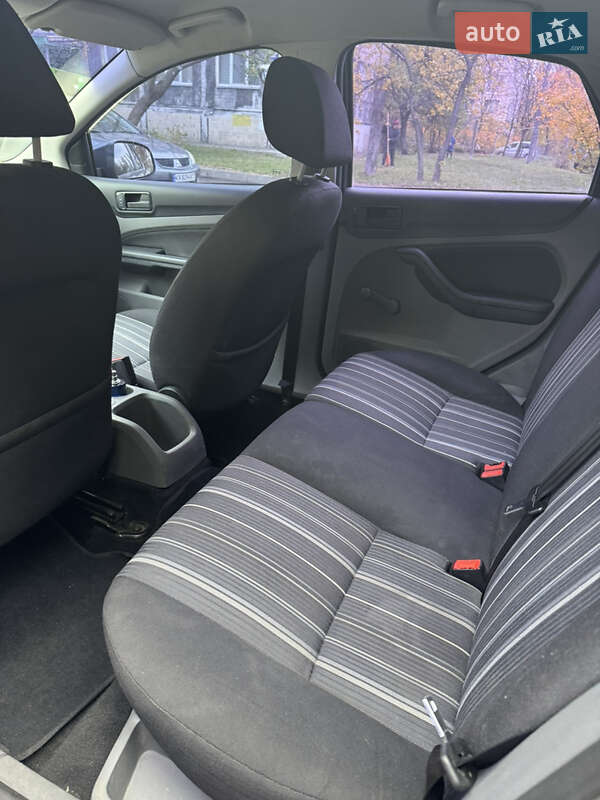 Хэтчбек Ford Focus 2011 в Киеве