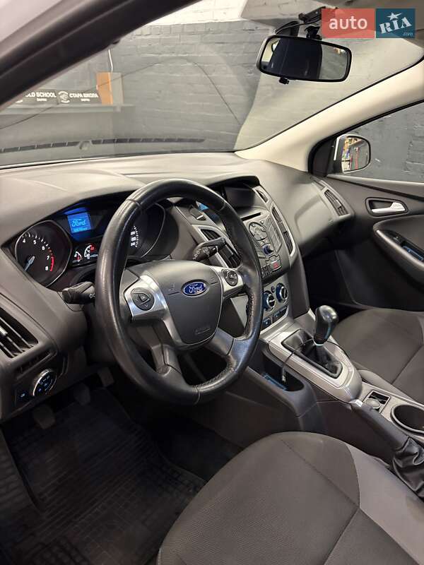 Хэтчбек Ford Focus 2013 в Днепре фото 11 Хэтчбек Ford Focus 2013 в Днепре