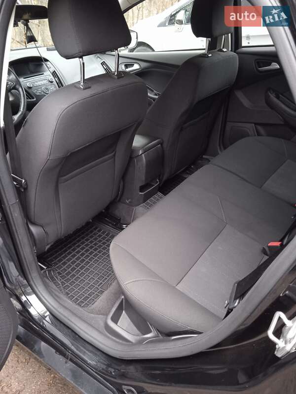 Хэтчбек Ford Focus 2015 в Львове фото 30 Хэтчбек Ford Focus 2015 в Львове
