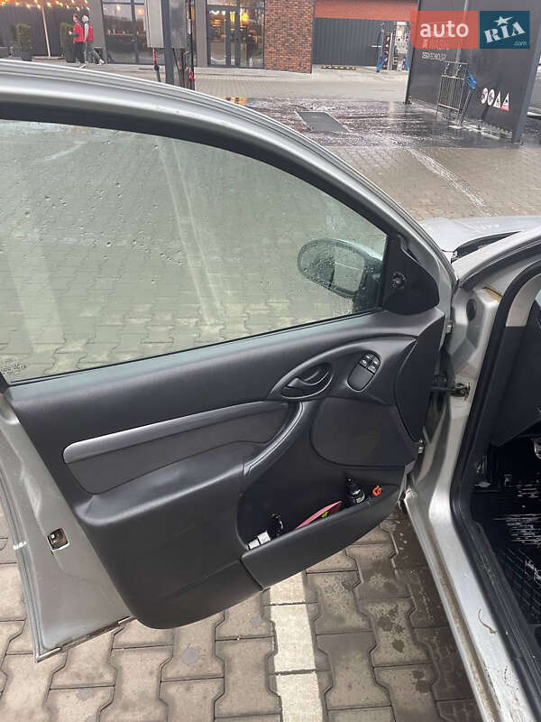 Универсал Ford Focus 2001 в Луцке фото 9 Универсал Ford Focus 2001 в Луцке