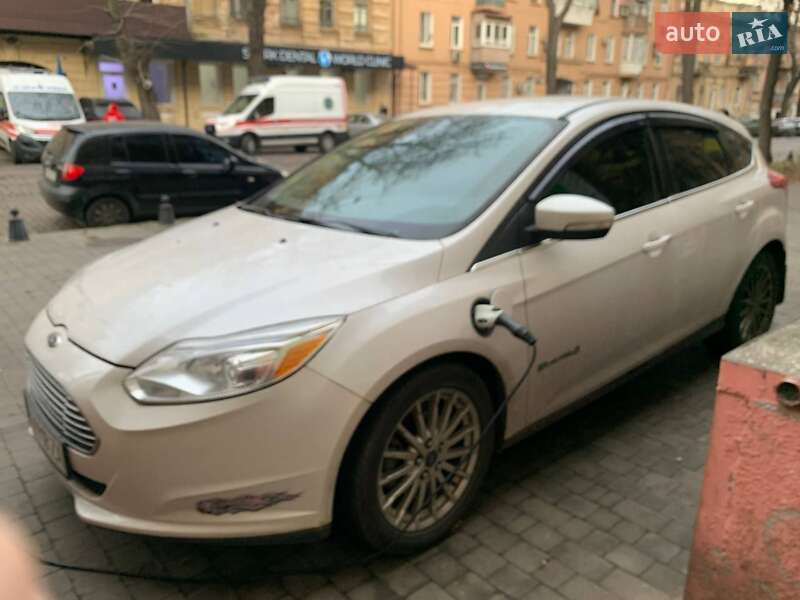 Хэтчбек Ford Focus 2013 в Одессе фото Хэтчбек Ford Focus 2013 в Одессе