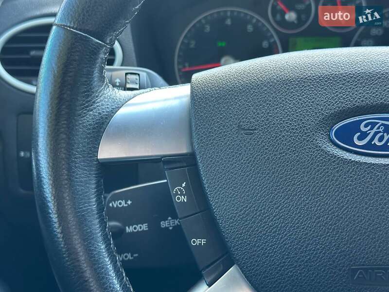 Хэтчбек Ford Focus 2006 в Киеве