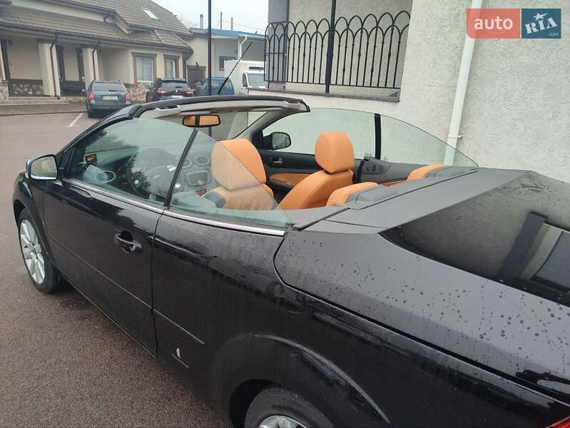 Кабриолет Ford Focus 2011 в Ровно