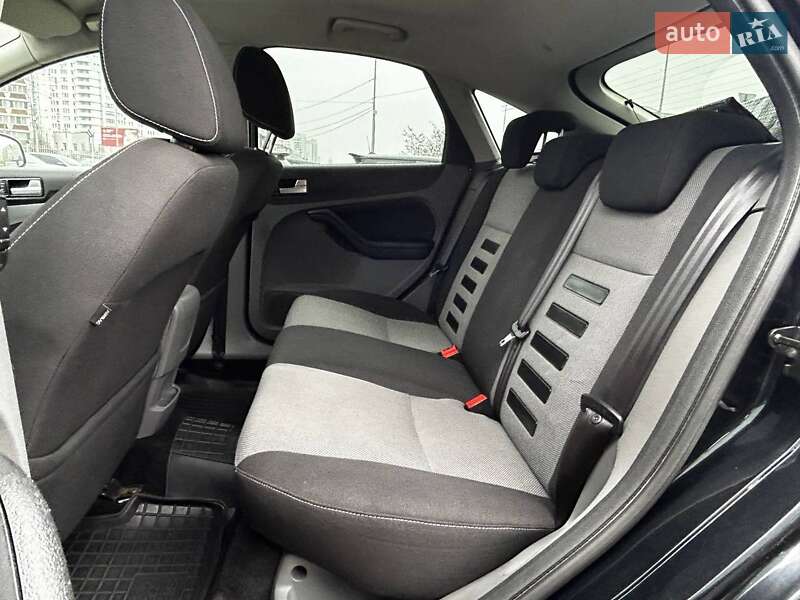 Хэтчбек Ford Focus 2010 в Киеве фото 9 Хэтчбек Ford Focus 2010 в Киеве