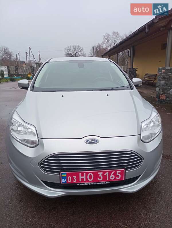 Хетчбек Ford Focus 2018 в Житомирі фото 2 Хетчбек Ford Focus 2018 в Житомирі