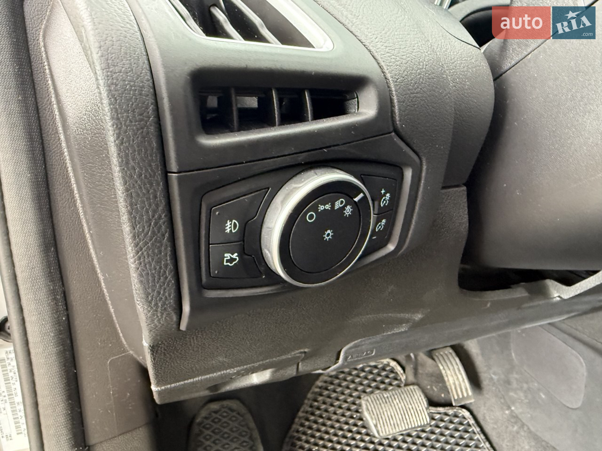 2016 Ford Focus - мініатюра 17
