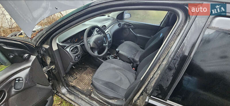 Седан Ford Focus 2002 в Старых Петровцах
