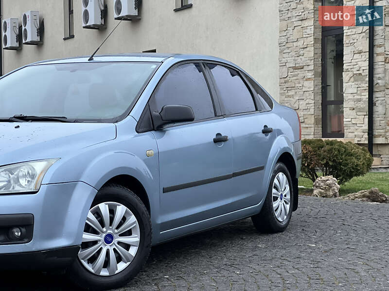 Седан Ford Focus 2006 в Жовкві