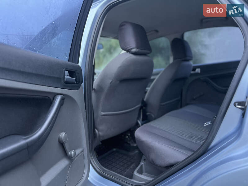 Седан Ford Focus 2006 в Жовкві