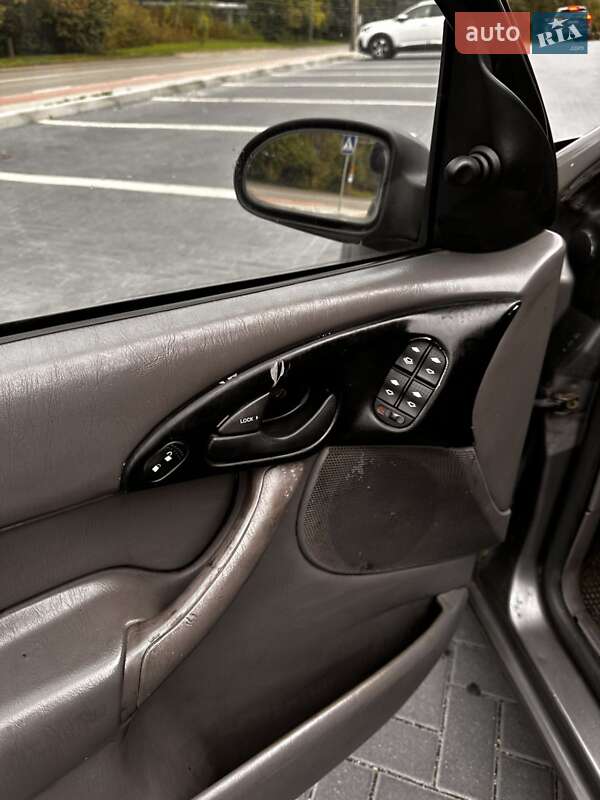 Седан Ford Focus 2003 в Луцке