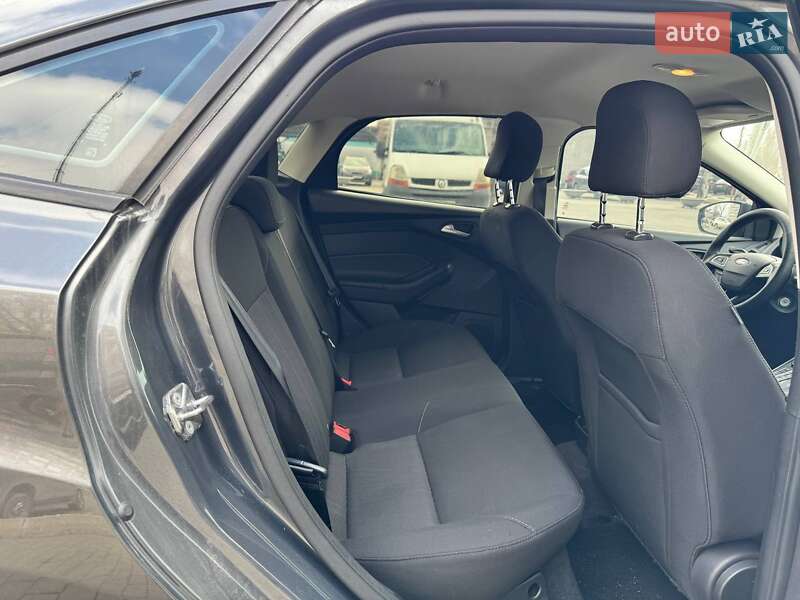 Седан Ford Focus 2017 в Дніпрі