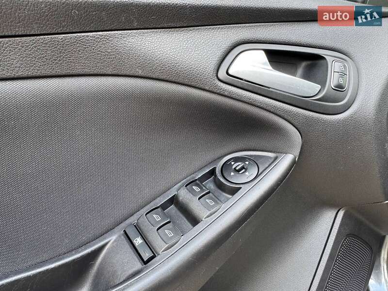 Седан Ford Focus 2017 в Дніпрі