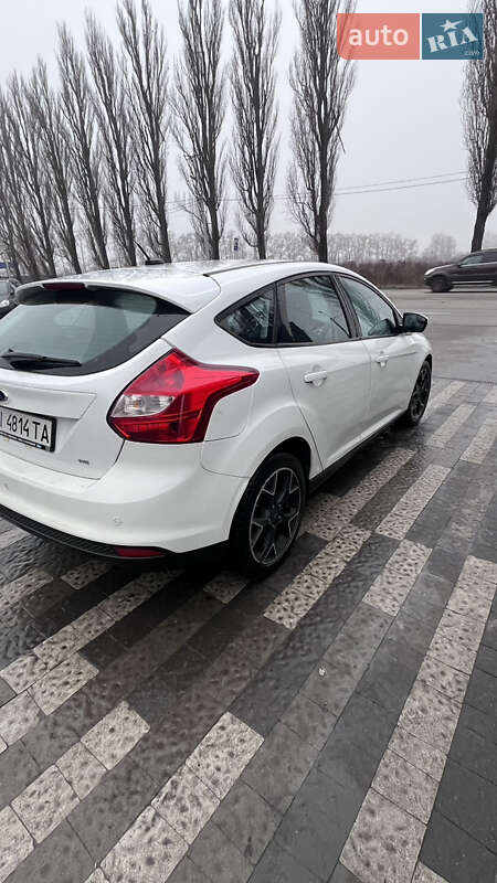 Хэтчбек Ford Focus 2014 в Киеве фото 5 Хэтчбек Ford Focus 2014 в Киеве