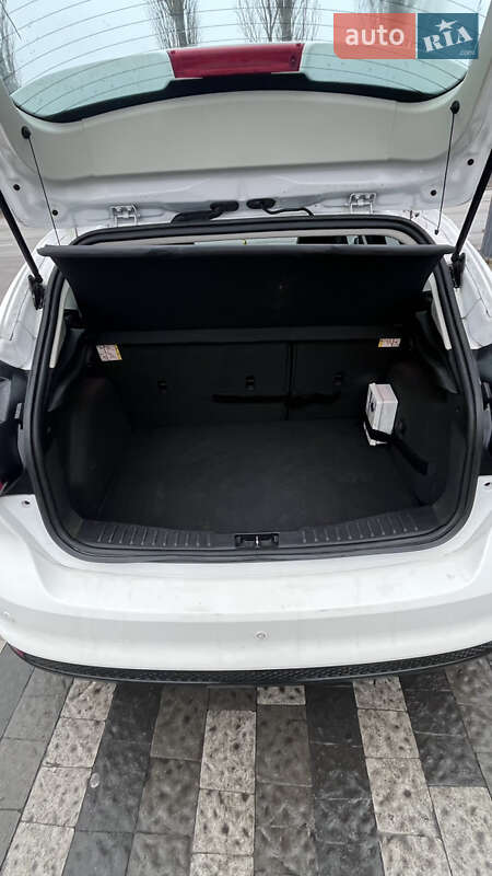 Хэтчбек Ford Focus 2014 в Киеве фото 8 Хэтчбек Ford Focus 2014 в Киеве