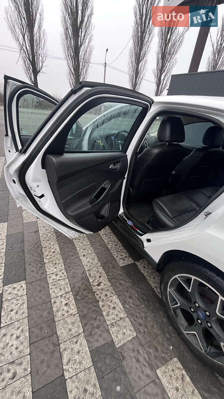 Хэтчбек Ford Focus 2014 в Киеве фото 16 Хэтчбек Ford Focus 2014 в Киеве